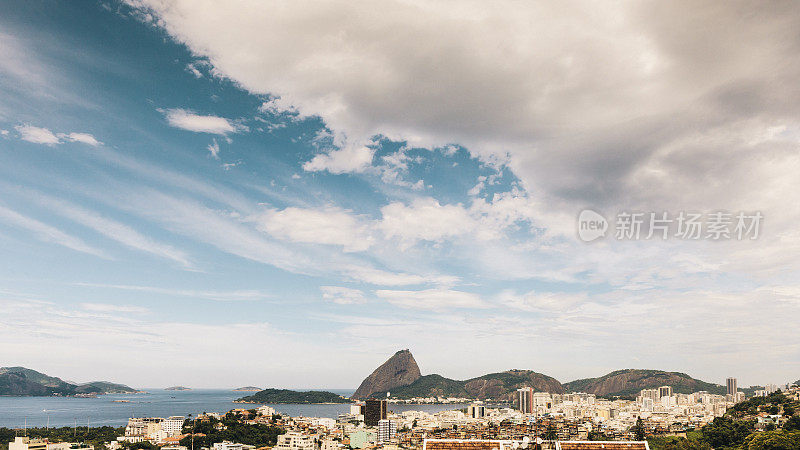 从圣特蕾莎在里约热内卢de Janeiro看到的甜面包山景
